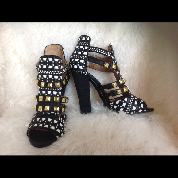 STUDDED AZTEC HEELS - Picture 2 of 4